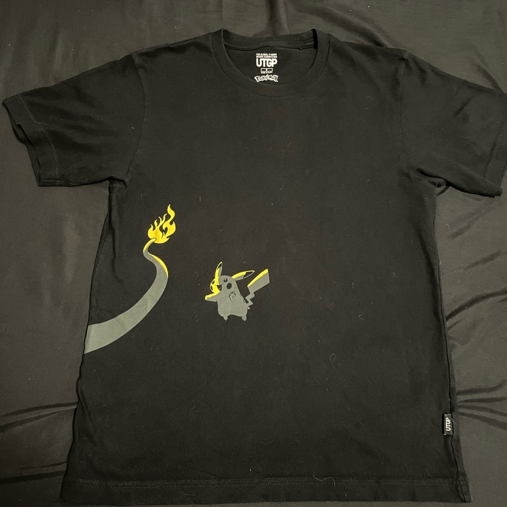 Pokémon embossed black shirt - Picture 2 of 2